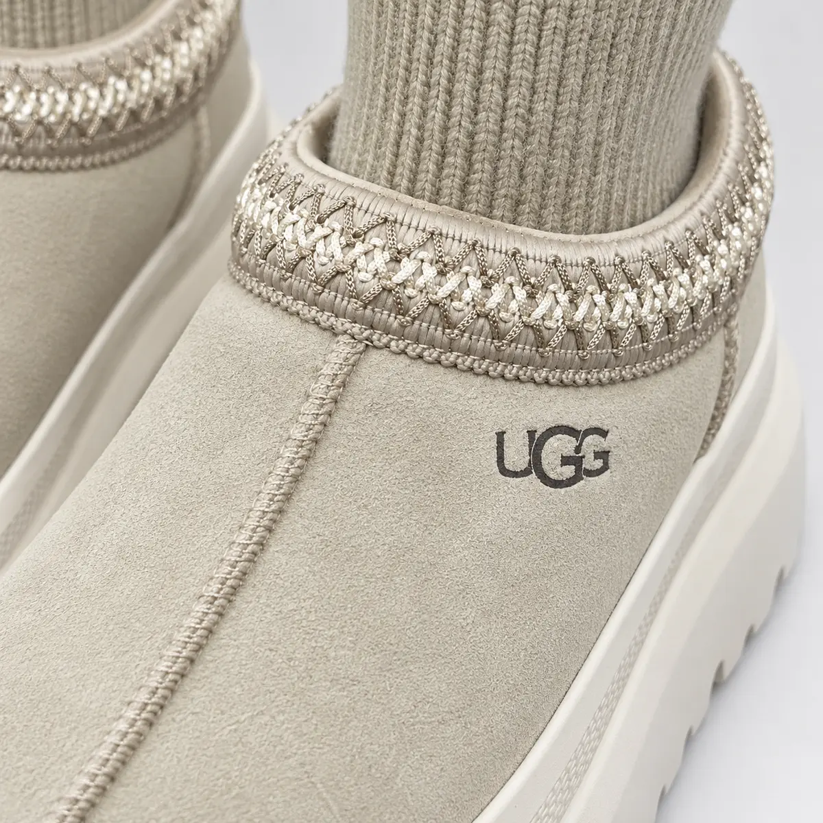 UGG Tazz Knit Hybrid — Sand